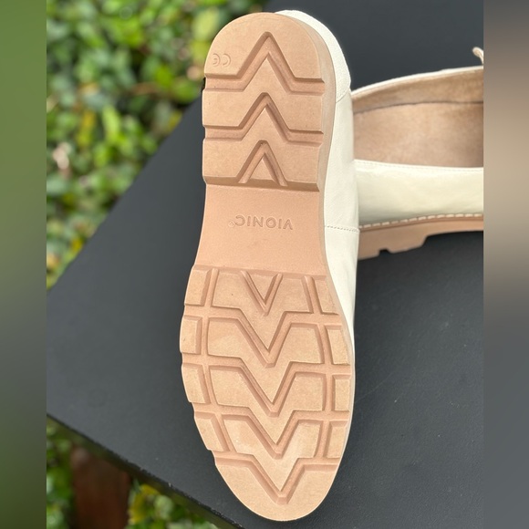 Vionic Elegant Cream Loafers for Women Size 8.5 Same Day Shipping NWOT - Picture 3 of 5